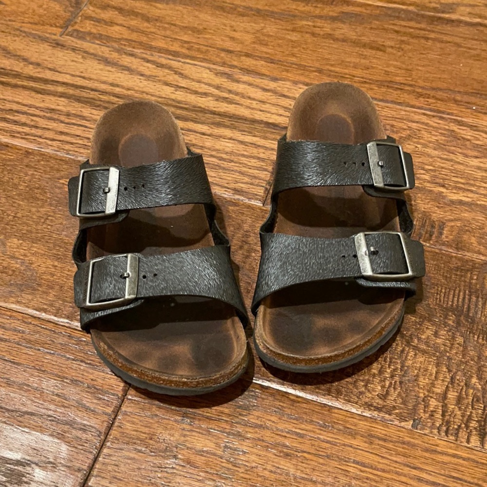 WORN BIRKENSTOK/ BLACK METALLIC/SIZE 34